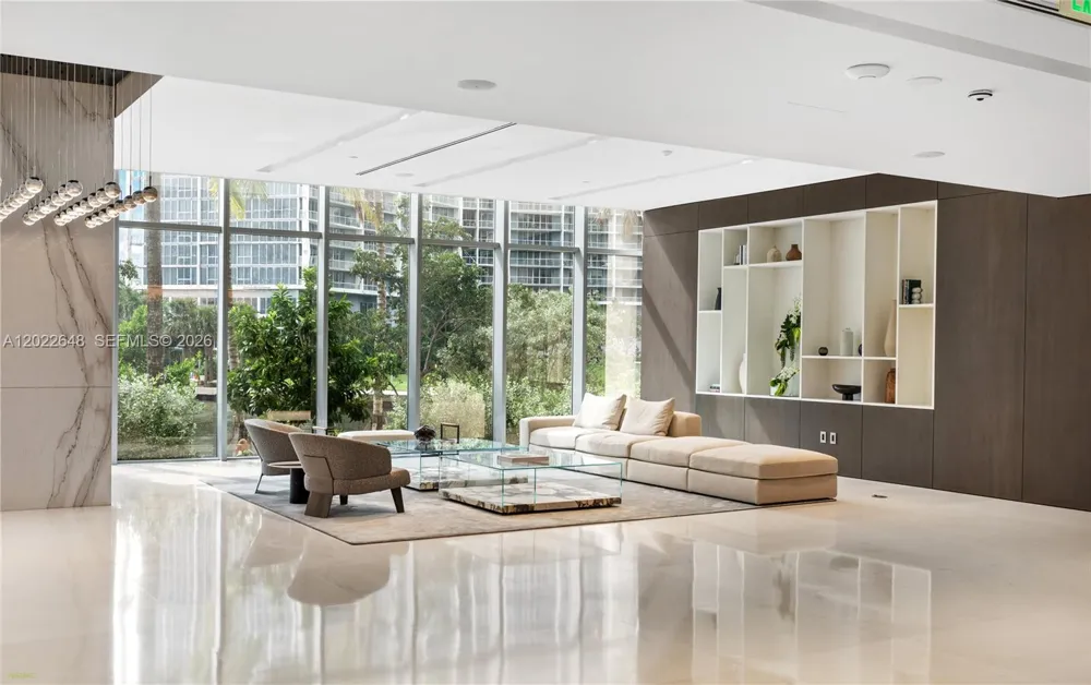 300 Biscayne Blvd Way #3604 Miami, FL 33131