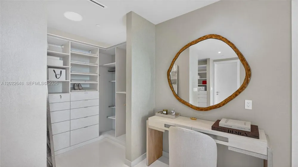 300 Biscayne Blvd Way #3604 Miami, FL 33131