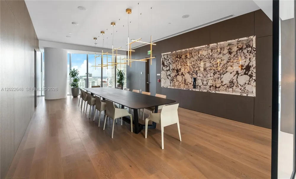 300 Biscayne Blvd Way #3604 Miami, FL 33131