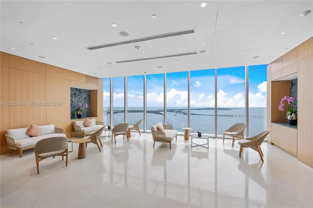 300 Biscayne Blvd Way #3604 Miami, FL 33131