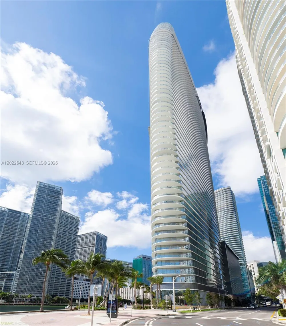 300 Biscayne Blvd Way #3604 Miami, FL 33131
