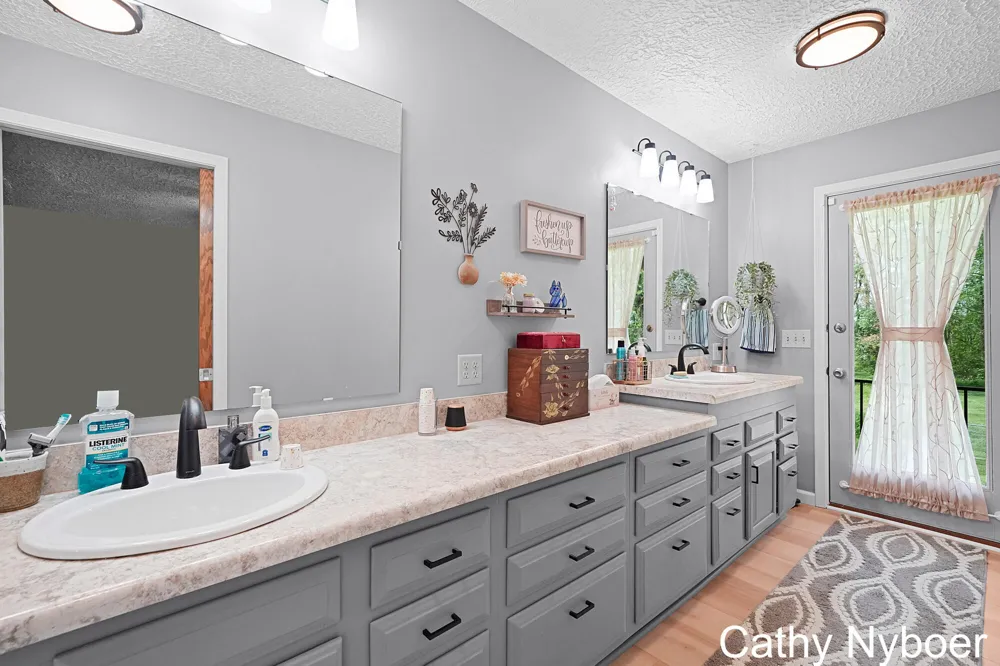 9188 W V AVENUE Prairie Ronde Township, MI 49087