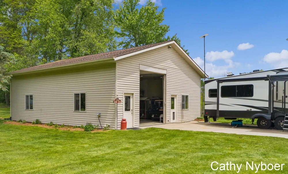 9188 W V AVENUE Prairie Ronde Township, MI 49087