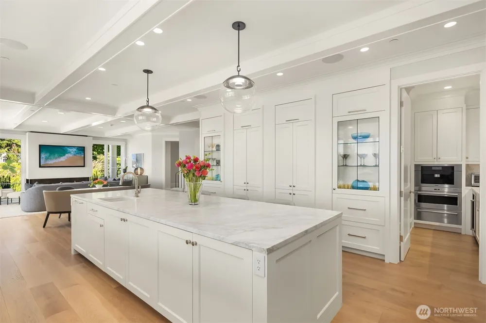 7545 NE 28th Place Medina, WA 98039