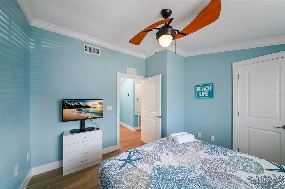 324 64TH STREET Holmes Beach, FL 34217