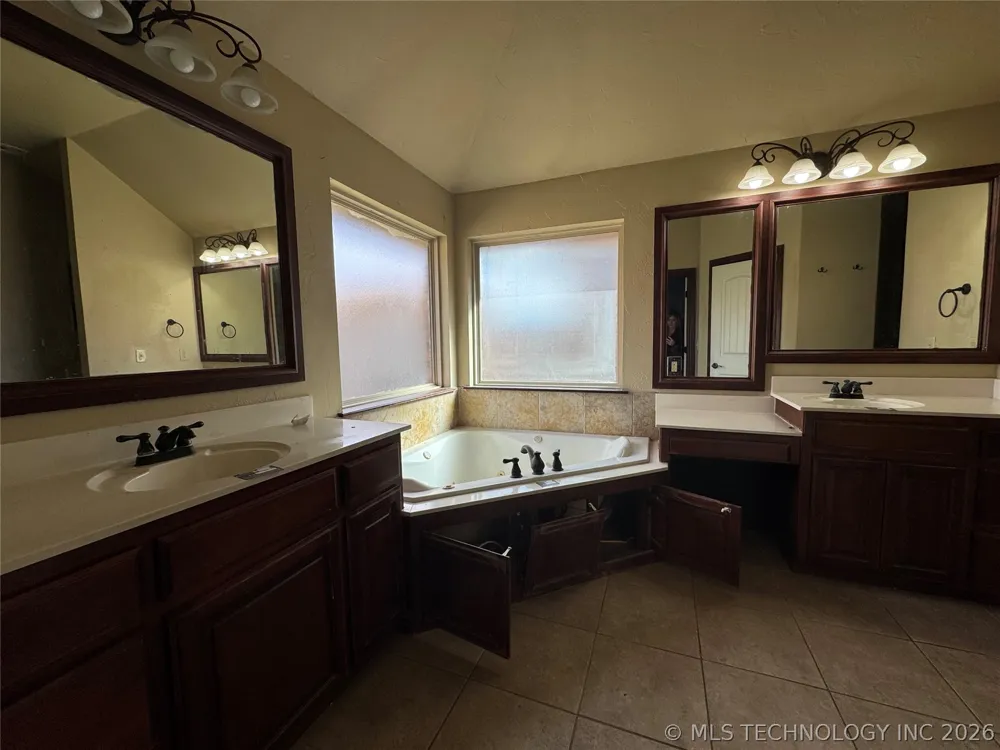 5125 SW 123rd Street Oklahoma City, OK 73173