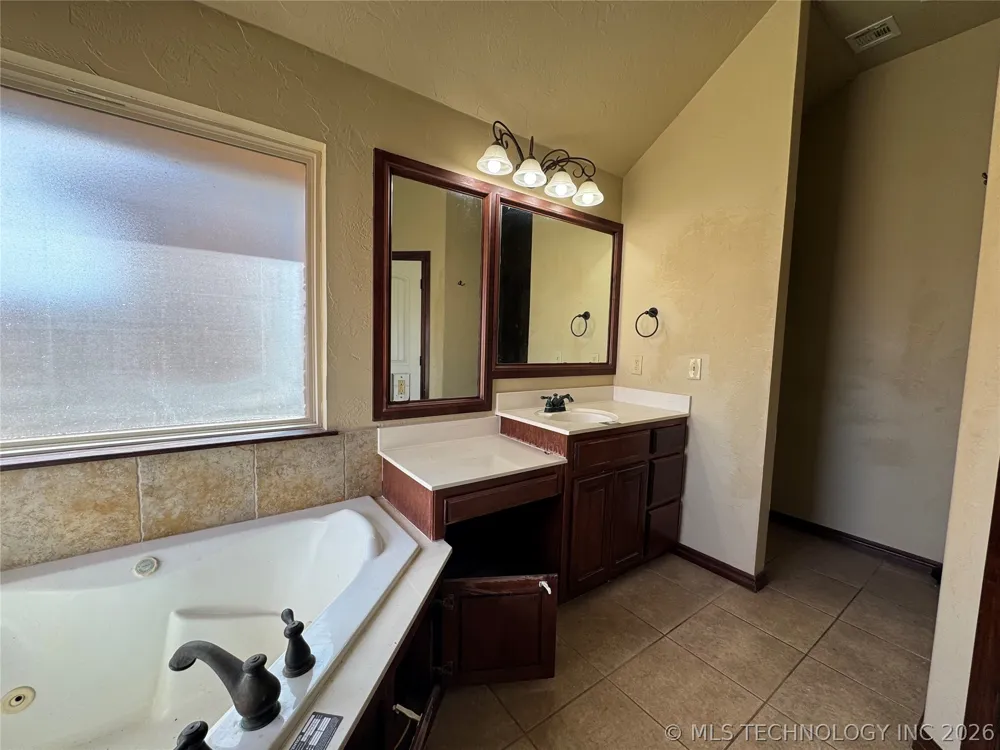 5125 SW 123rd Street Oklahoma City, OK 73173