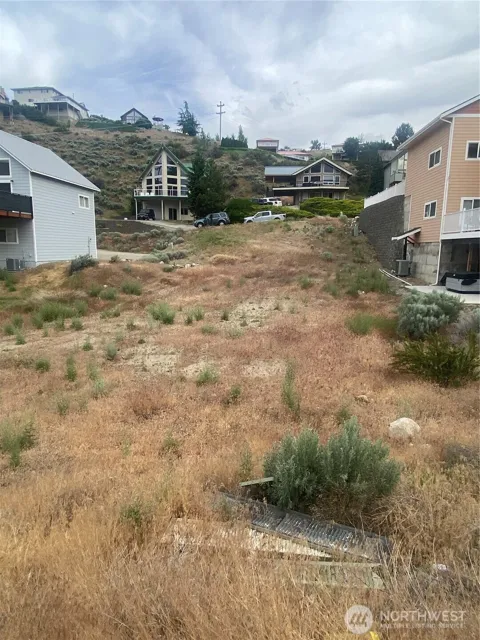 275 W Beach Drive