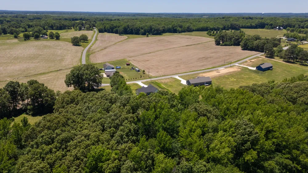 865 Alman Cemetery Rd Paris, TN 38242