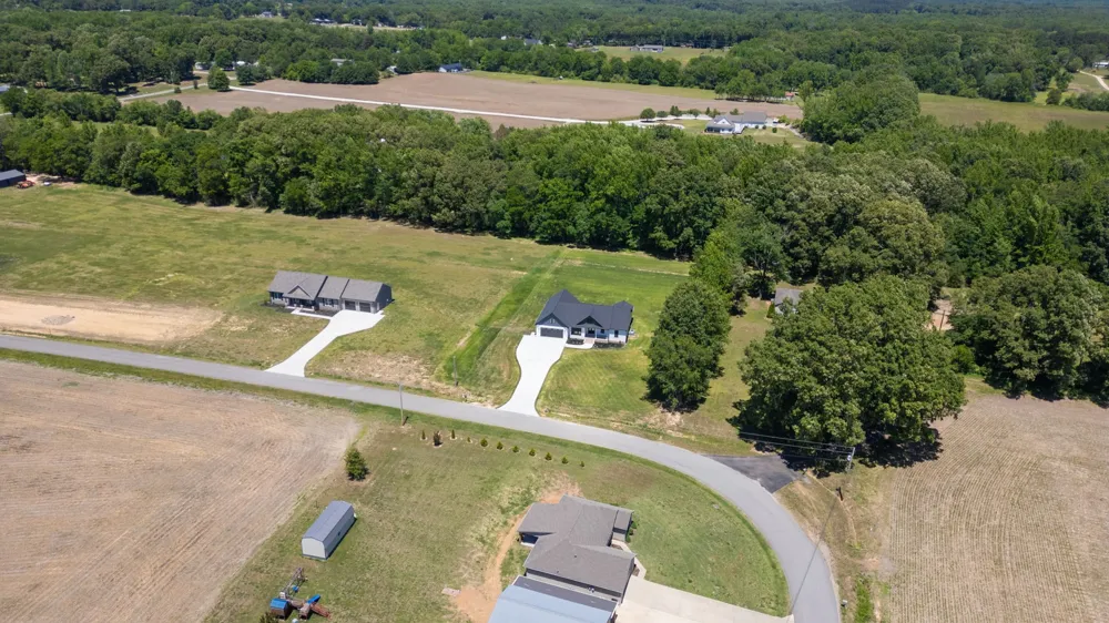 865 Alman Cemetery Rd Paris, TN 38242