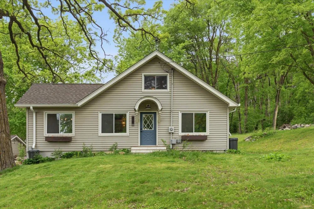 425 County Road 19 Minnetrista, MN 55364