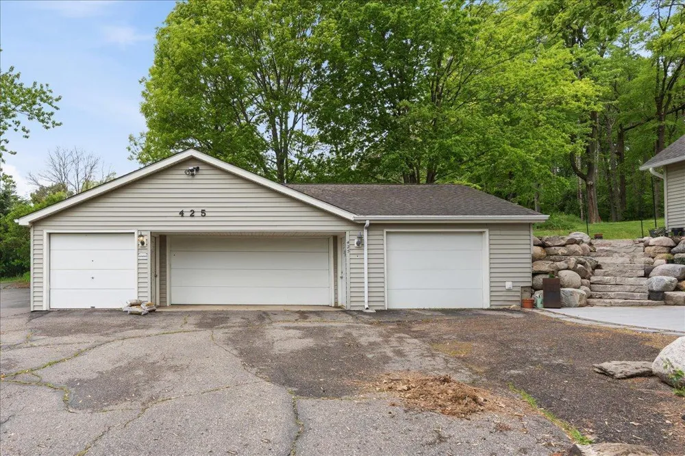 425 County Road 19 Minnetrista, MN 55364