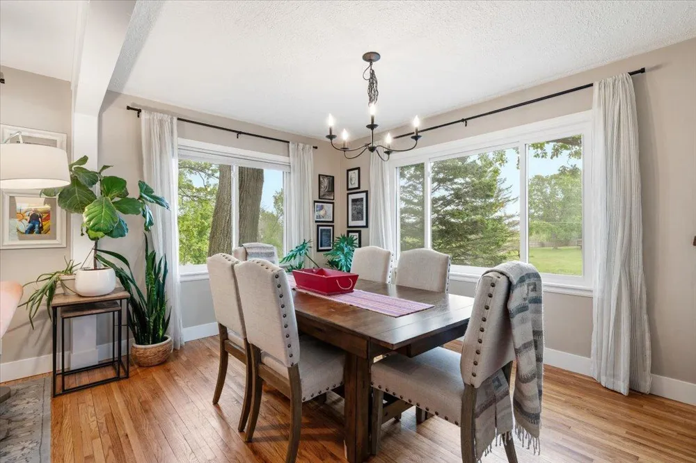 425 County Road 19 Minnetrista, MN 55364