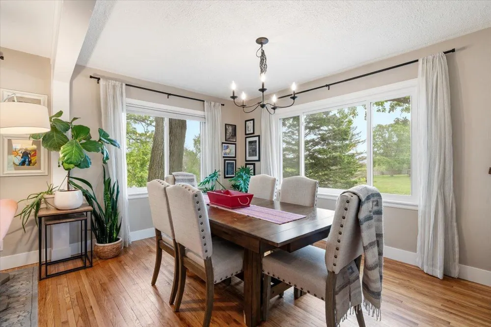 425 County Road 19 Minnetrista, MN 55364