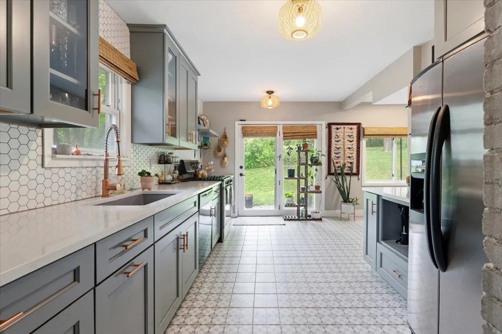 425 County Road 19 Minnetrista, MN 55364