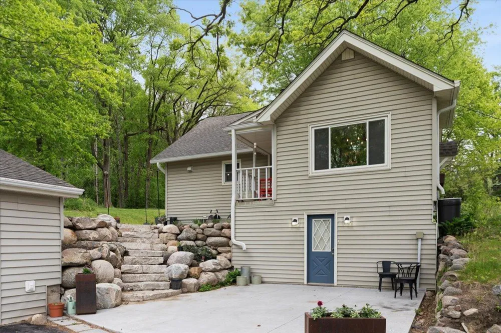 425 County Road 19 Minnetrista, MN 55364