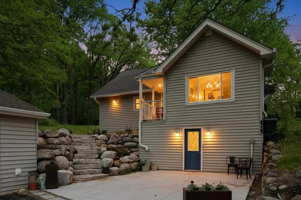 425 County Road 19 Minnetrista, MN 55364