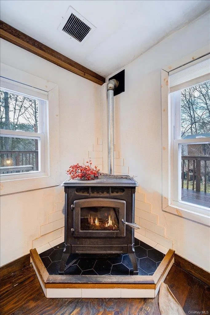 34 Overlook Road Woodbourne, NY 12788