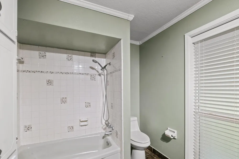 1905 Zapp Lane Pasadena, TX 77502