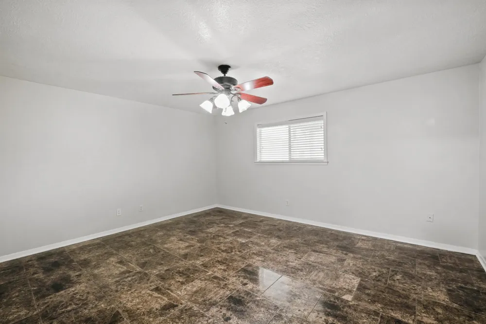 1905 Zapp Lane Pasadena, TX 77502