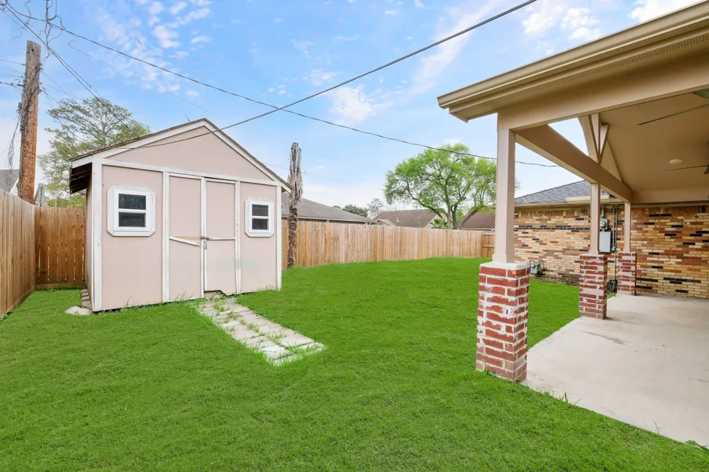 1905 Zapp Lane Pasadena, TX 77502