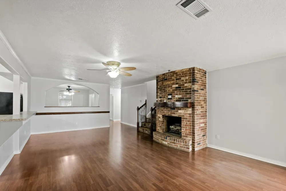 1905 Zapp Lane Pasadena, TX 77502