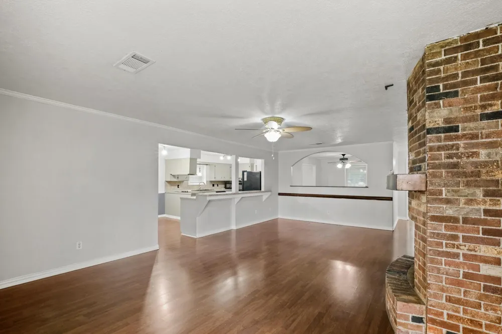 1905 Zapp Lane Pasadena, TX 77502
