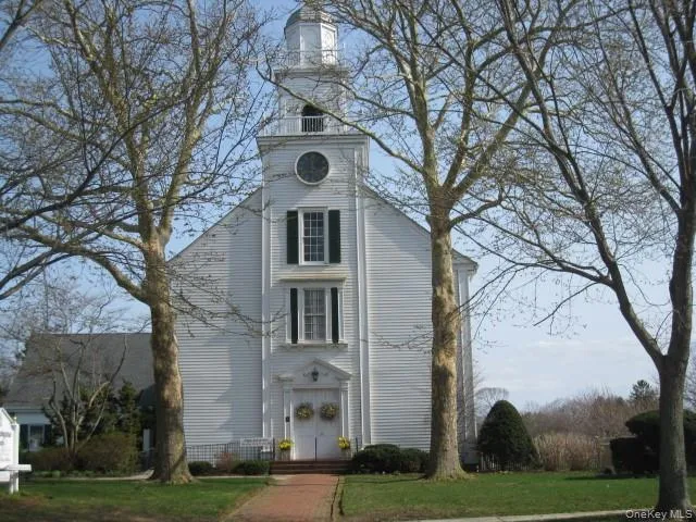 55075 Main Road #Youngs Bldg #3 Southold, NY 11971
