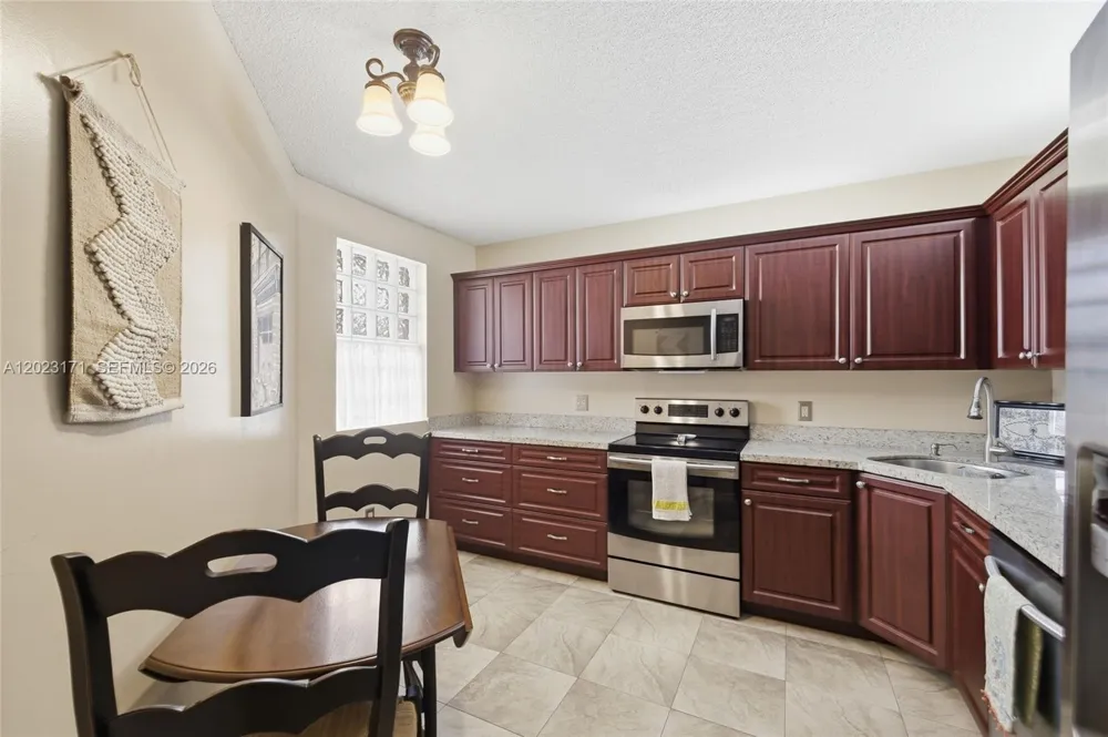 4111 Coral Tree Cir #327 Coconut Creek, FL 33073