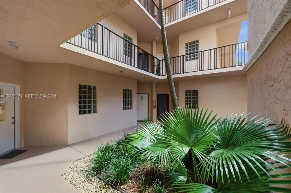 4111 Coral Tree Cir #327 Coconut Creek, FL 33073