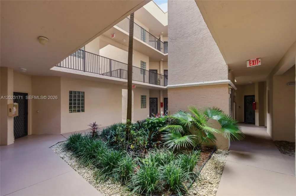 4111 Coral Tree Cir #327 Coconut Creek, FL 33073