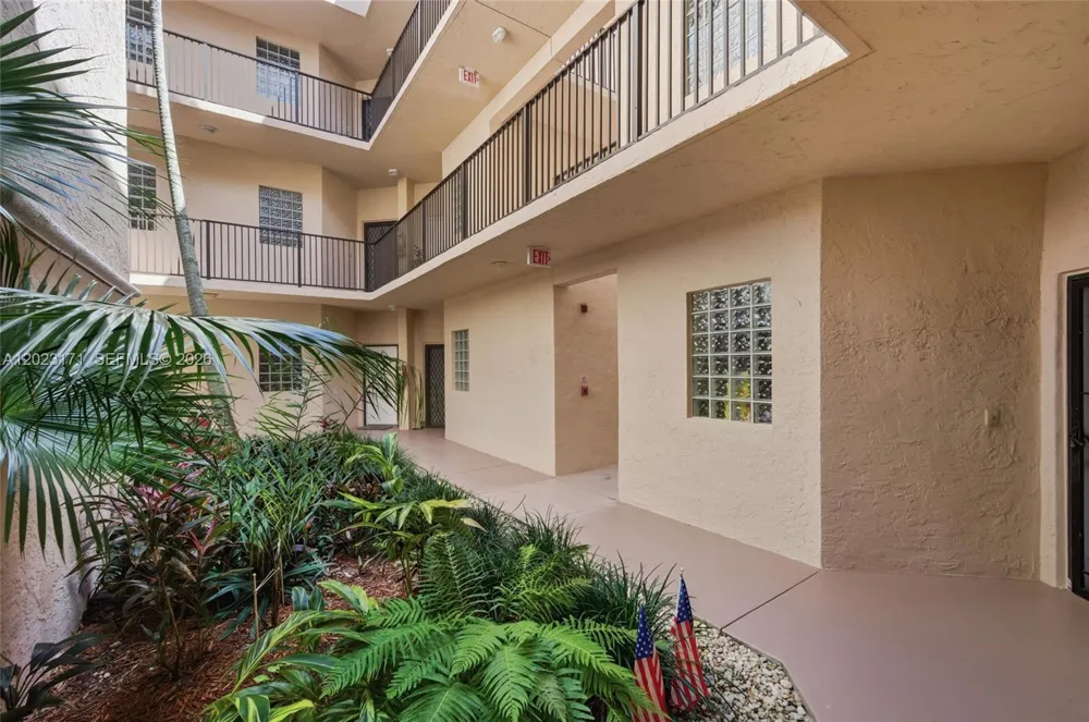 4111 Coral Tree Cir #327 Coconut Creek, FL 33073