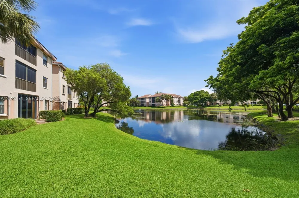4111 Coral Tree Cir #327 Coconut Creek, FL 33073