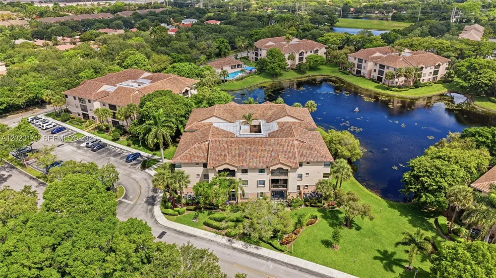 4111 Coral Tree Cir #327 Coconut Creek, FL 33073
