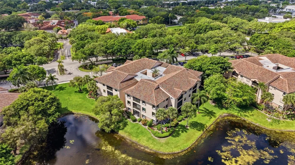 4111 Coral Tree Cir #327 Coconut Creek, FL 33073