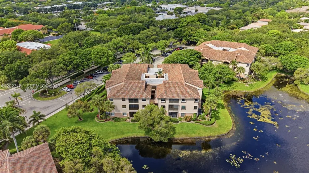 4111 Coral Tree Cir #327 Coconut Creek, FL 33073