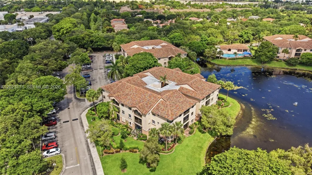4111 Coral Tree Cir #327 Coconut Creek, FL 33073