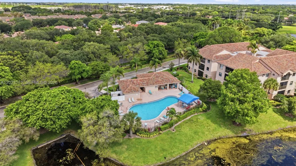 4111 Coral Tree Cir #327 Coconut Creek, FL 33073