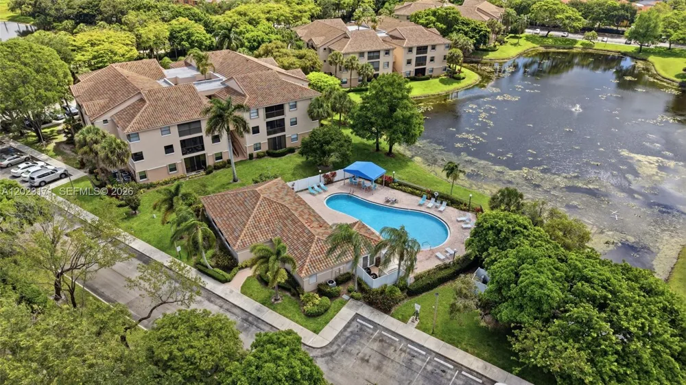 4111 Coral Tree Cir #327 Coconut Creek, FL 33073