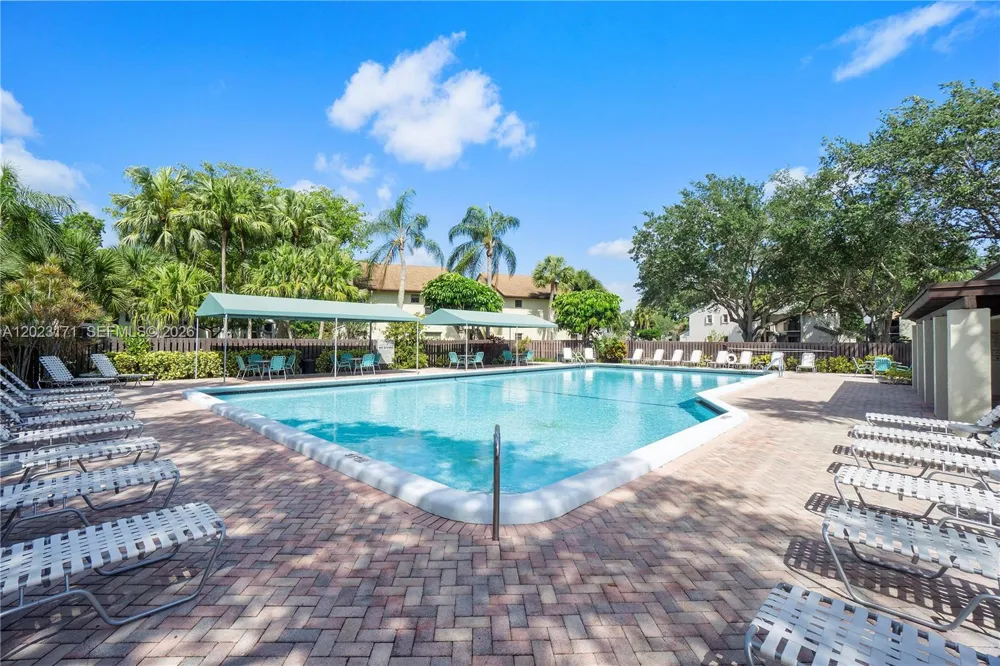 4111 Coral Tree Cir #327 Coconut Creek, FL 33073
