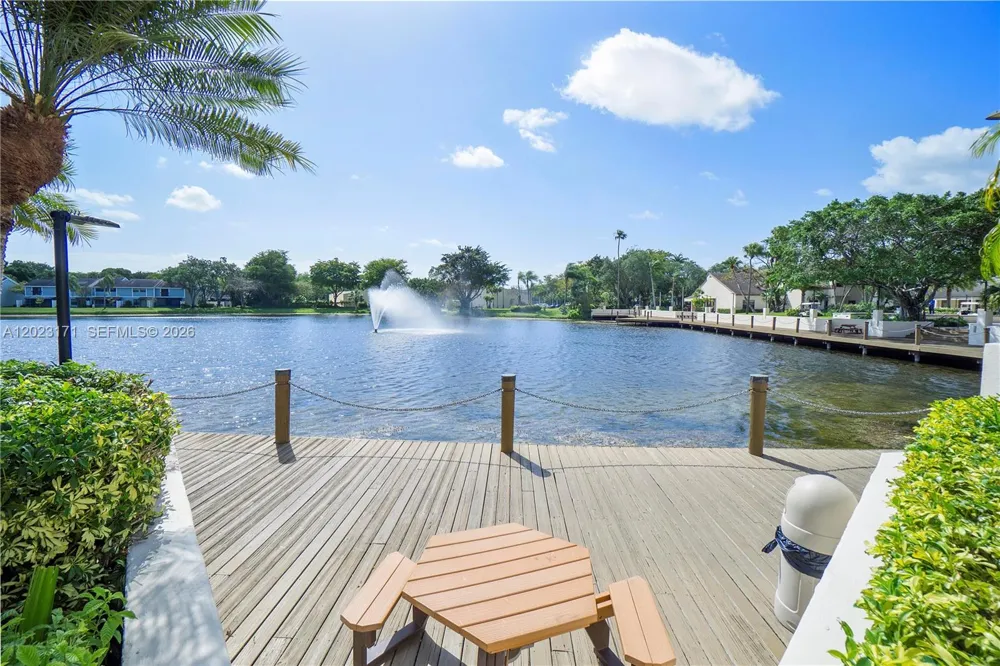4111 Coral Tree Cir #327 Coconut Creek, FL 33073