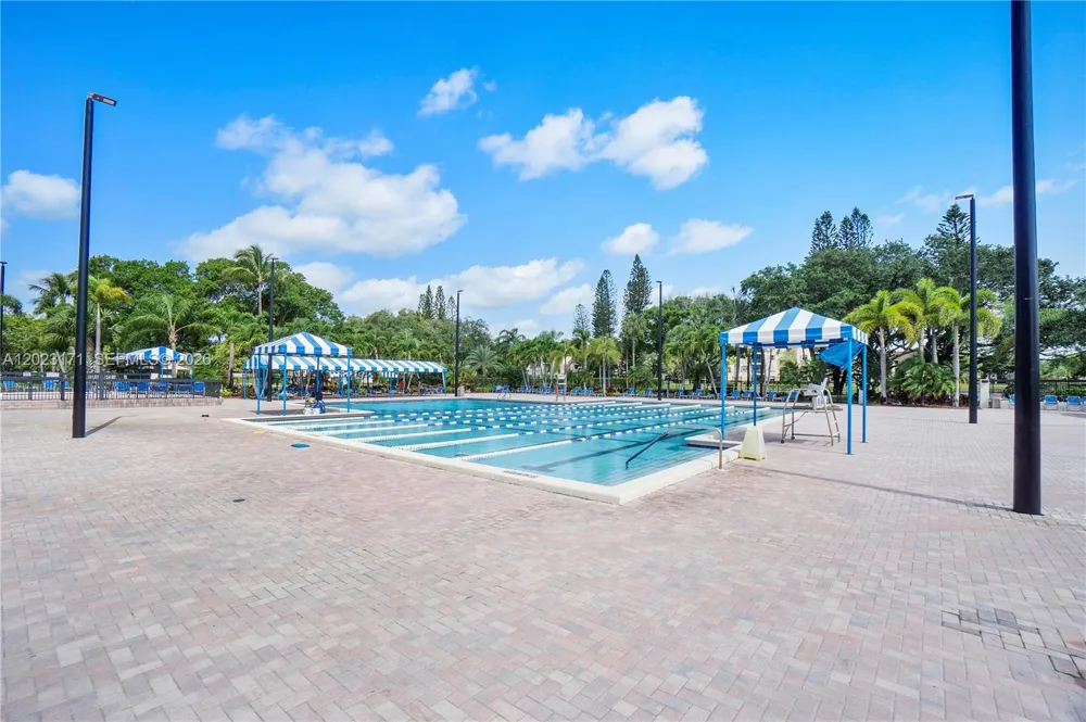 4111 Coral Tree Cir #327 Coconut Creek, FL 33073
