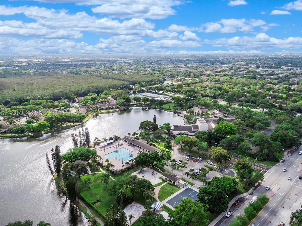 4111 Coral Tree Cir #327 Coconut Creek, FL 33073