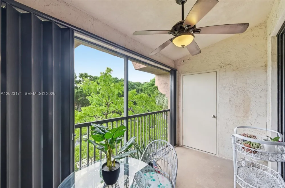 4111 Coral Tree Cir #327 Coconut Creek, FL 33073