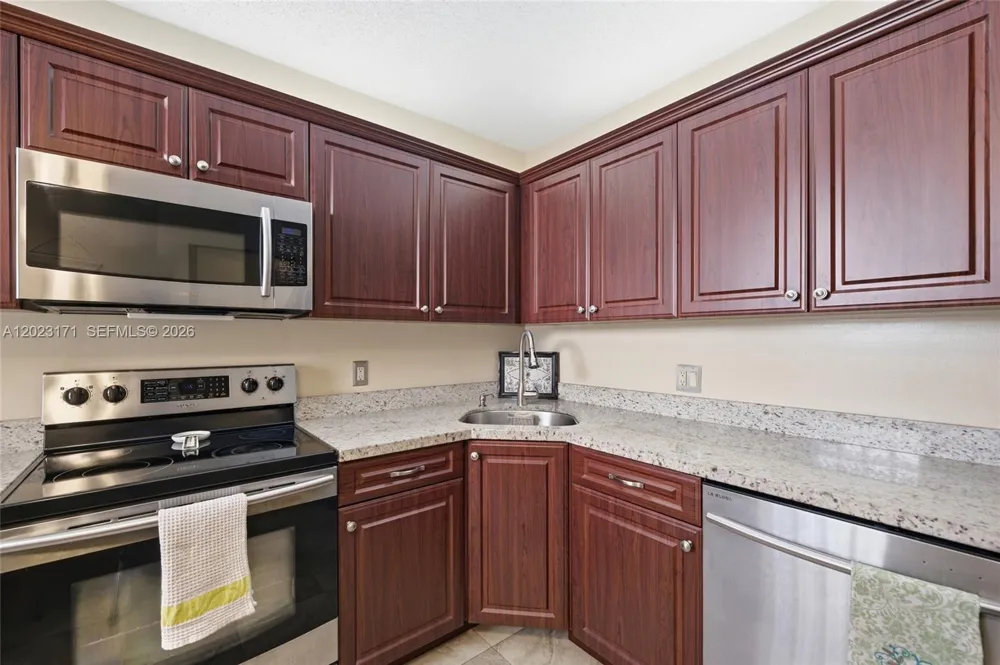 4111 Coral Tree Cir #327 Coconut Creek, FL 33073
