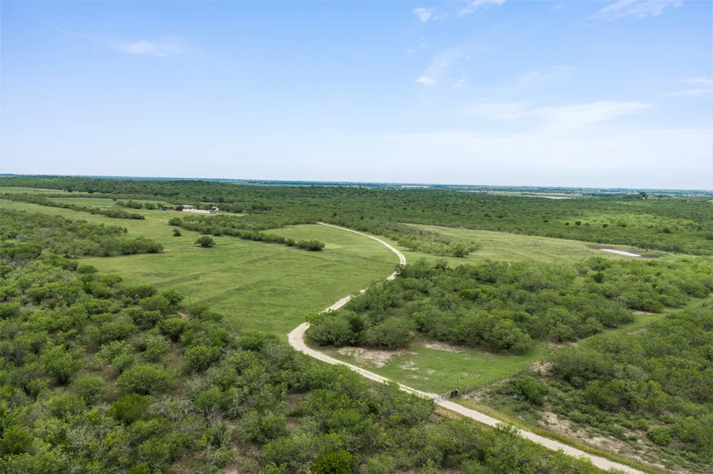 1190 Dickerson Road Lockhart, TX 78644