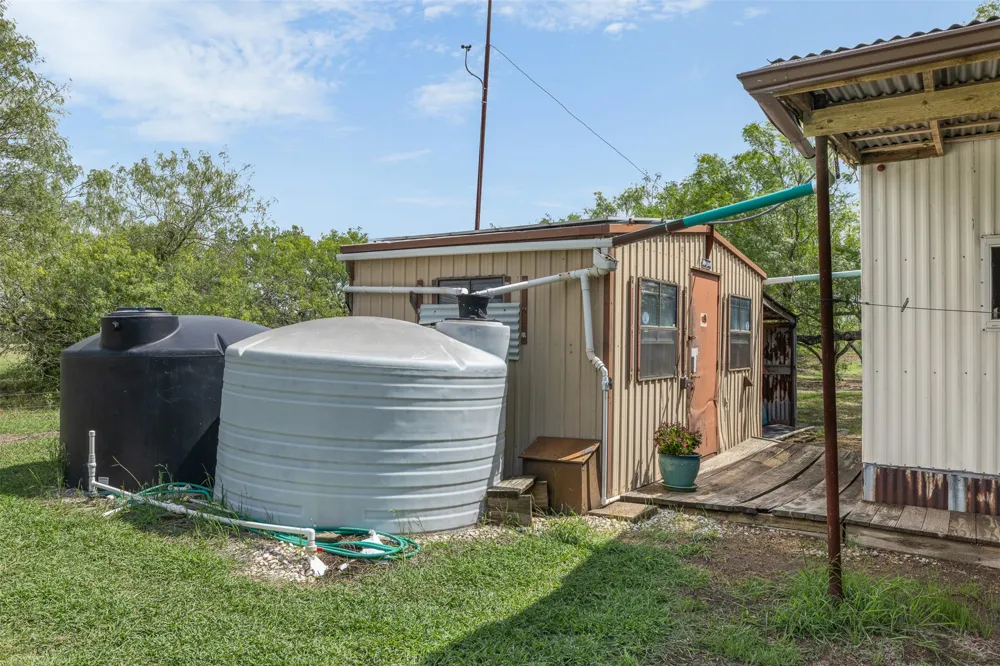 1190 Dickerson Road Lockhart, TX 78644