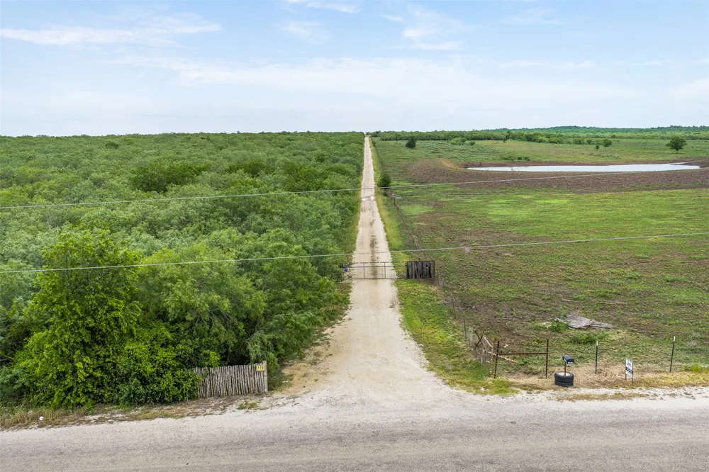 1190 Dickerson Road Lockhart, TX 78644