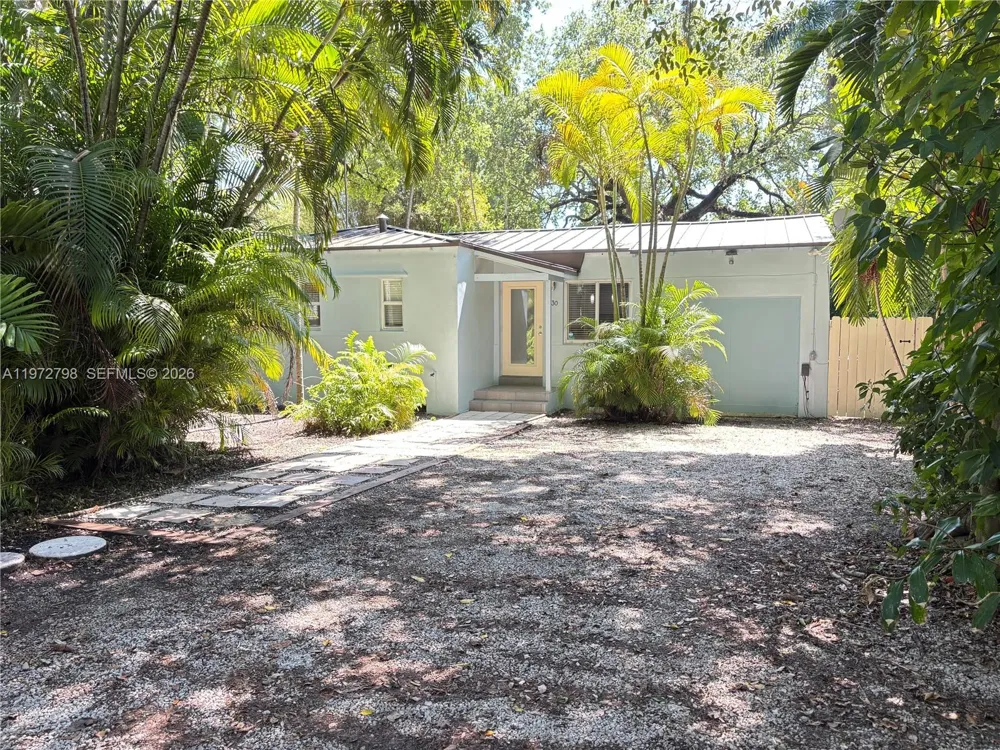 330 NE 86 St El Portal, FL 33138