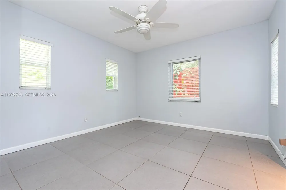 330 NE 86 St El Portal, FL 33138